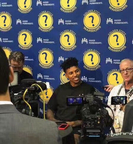 马约拉尔：被西班牙征召是我的目标；本泽马总会鼓励我（马约拉尔：渴望获西班牙征召，本泽马一直鼓励我）