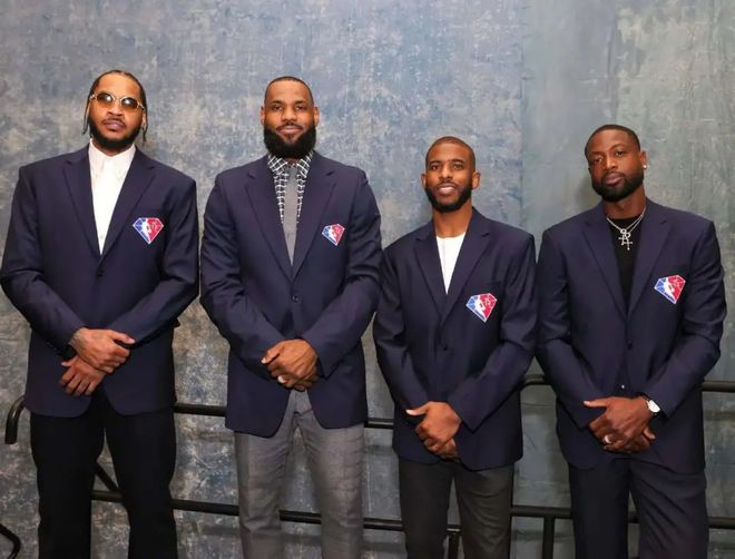 足球曼城豪取八连胜，瓜帅怒赞全队发挥完美（曼城豪夺八连胜，瓜迪奥拉盛赞全队表现无懈可击）