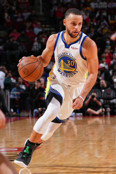 深圳青年人瞄准云南玉昆外援，2026冲超计划曝光（深圳青年人欲引进云南玉昆外援，2026冲超方案浮出水面）