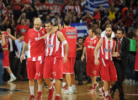 乔纳森-戴维：儒尼尼奥是史上最佳任意球手，他总能将球打进（乔纳森-戴维：儒尼尼奥堪称历史第一任意球手，几乎每次都能破门）